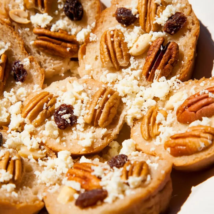 ¡ABRIL SABE A TRADICIÓN! DISFRUTA DE UNA RICA CAPIROTADA EN FAMILIA 💛🍞🥛🍯✨