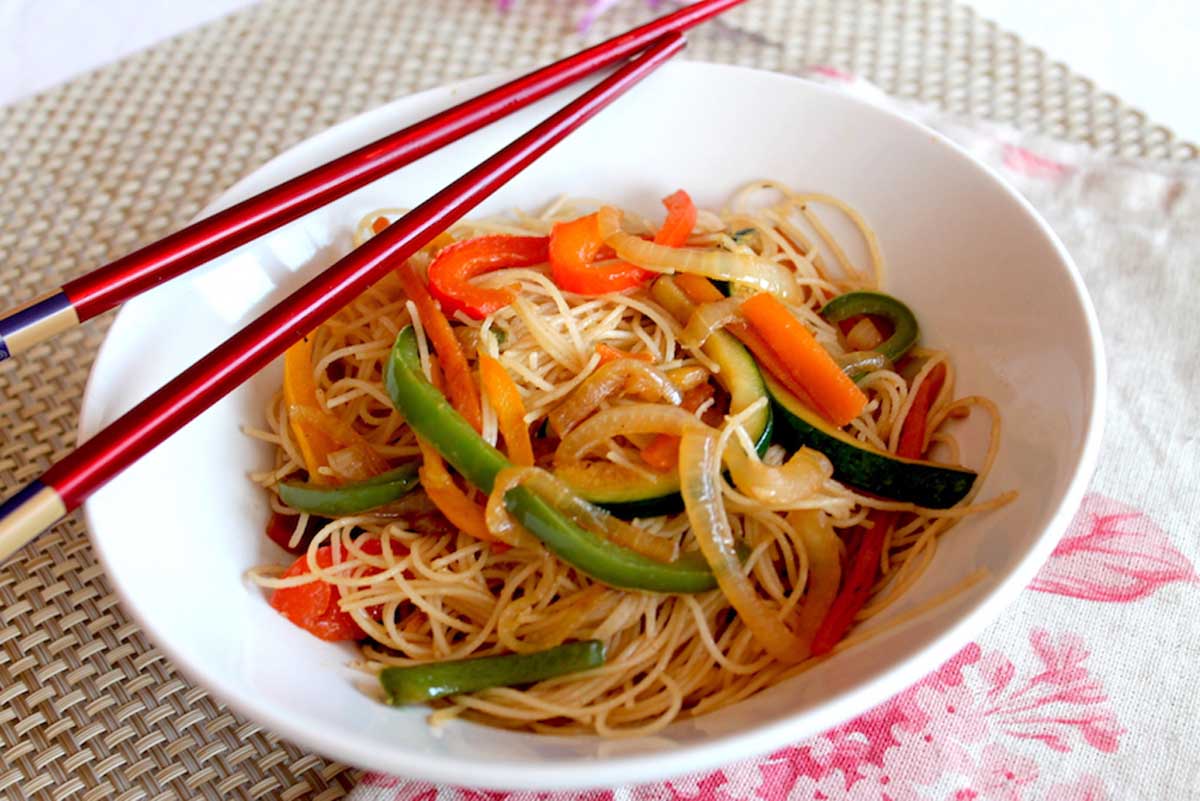 FIDEOS DE ARROZ: UN TOQUE ORIENTAL EN TU COCINA 🥢🍜