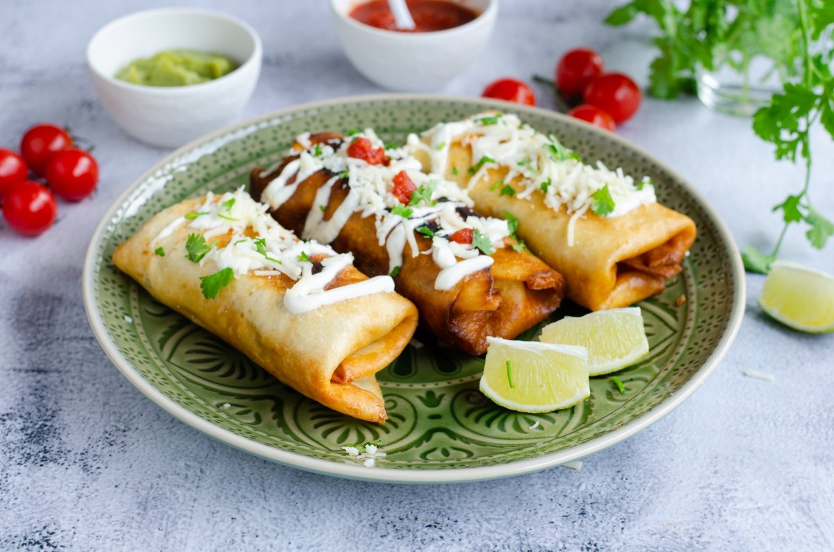 CHIMICHAMGAS: EL ANTOJO QUE CONQUISTA CADA BOCADO! 🌯✨😍🔥