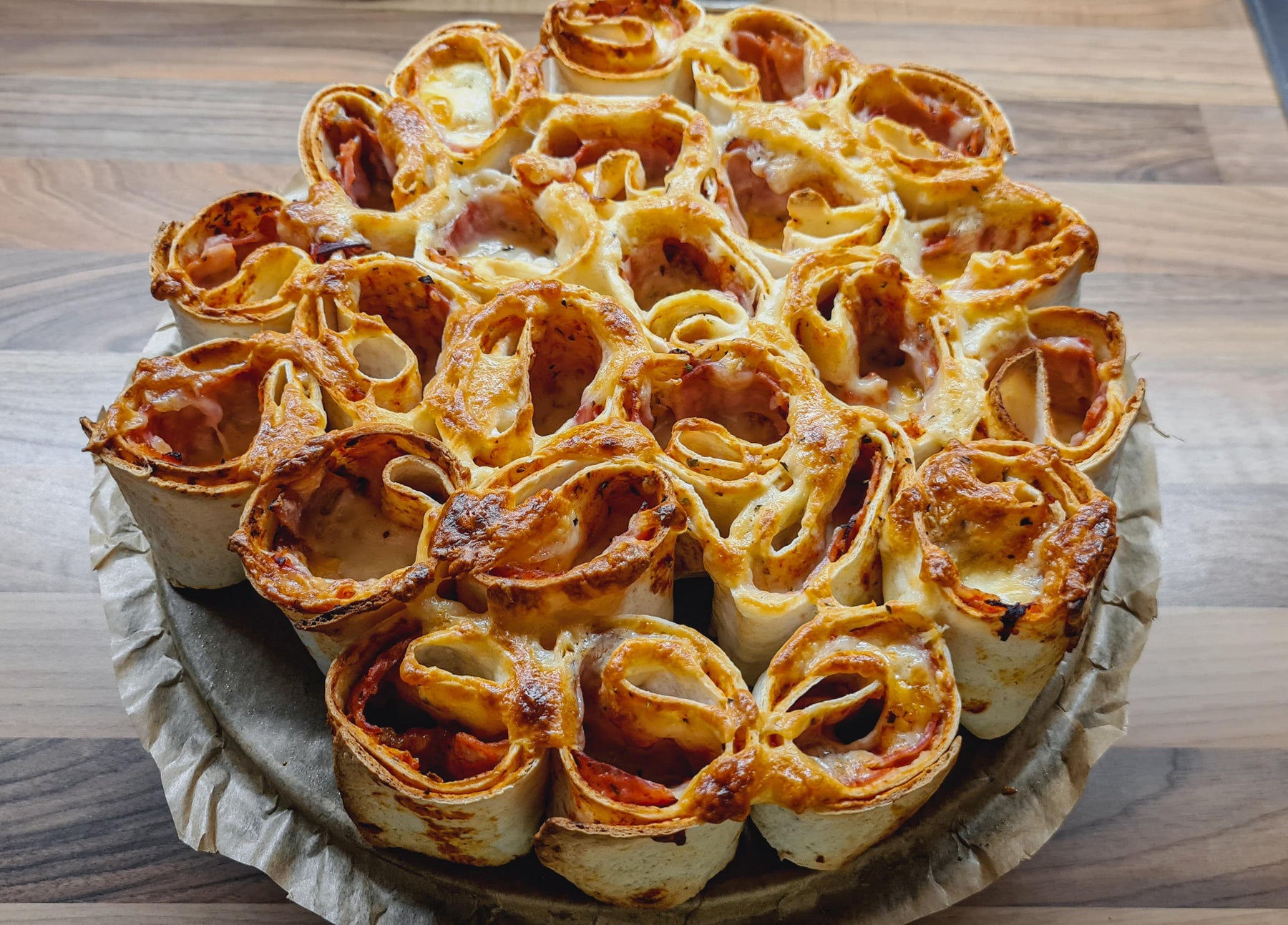 ROLLITOS DE JAMÓN TIPO PIZZA: ¡FÁCILES, DELICIOSOS Y CASEROS! 🍕✨